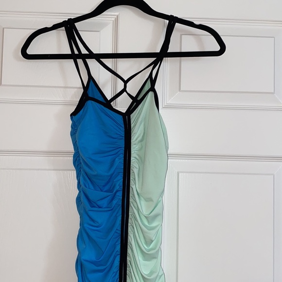 Colorblock knit dress - Picture 8 of 11